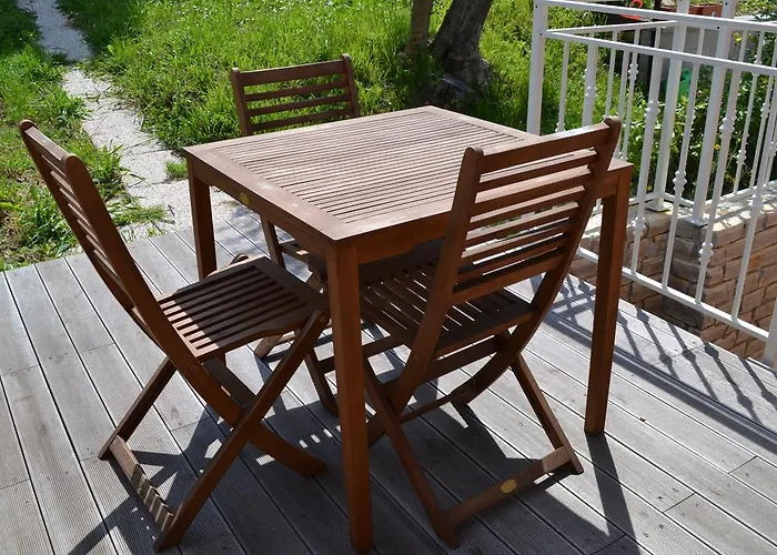 Jugo דירה פיראן